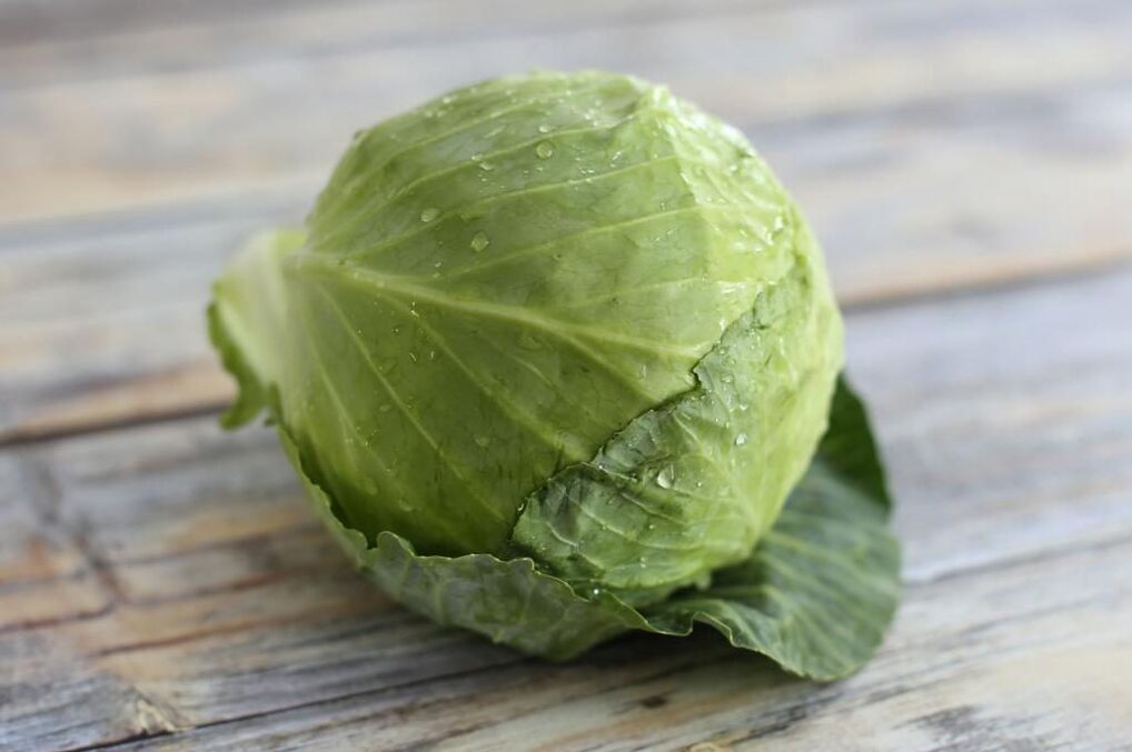 The leaf of the cabbage
